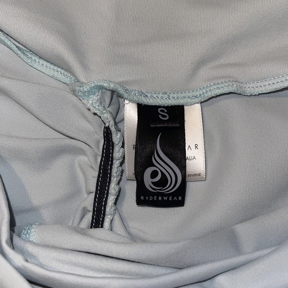 Ryderwear v-cut booty scrunch shorts, size small. - Picture 3 of 3